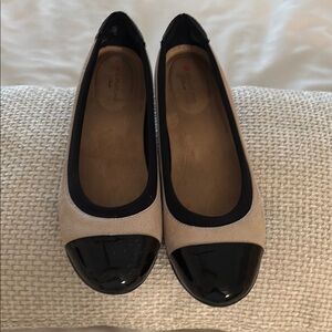 Clarks Black and Cream Flats Elegant Slip-On Loafers